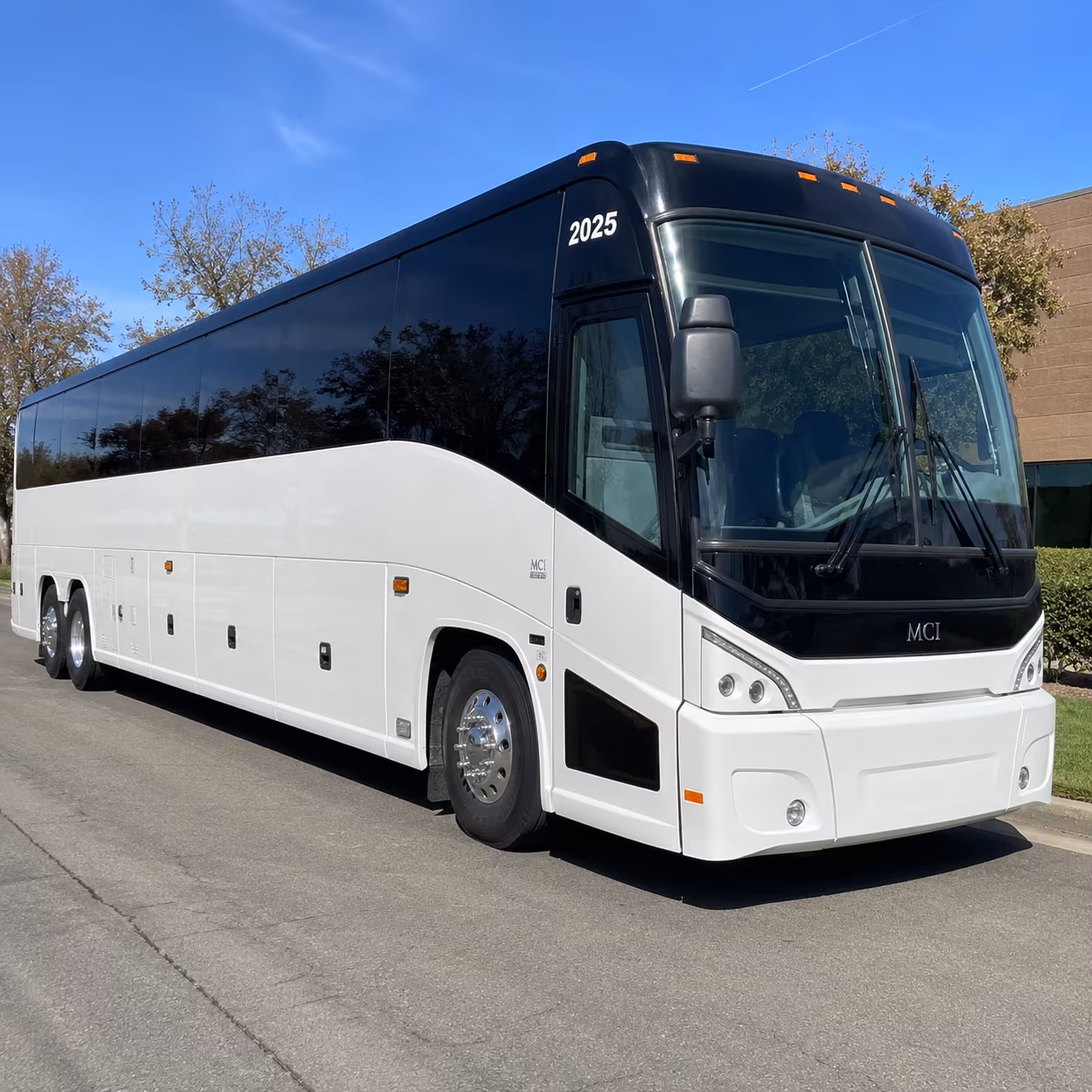 corporate shuttles between henderson hotels and the las vegas convention center
